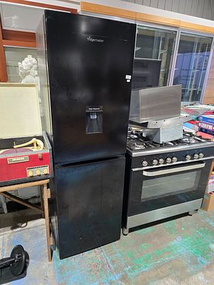 1 X FRIDGEMASTER BLACK FRIDGE FREEZER