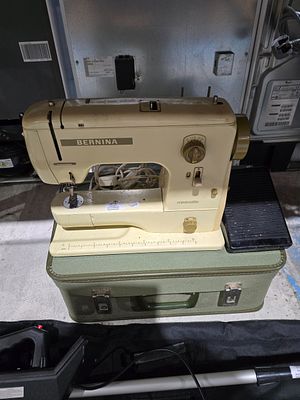1 X BERNINA MINI MATIC SEWING MACHINE