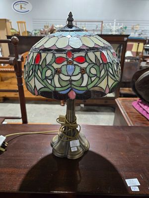 1 X REPRODUCTION TIFFANY LAMP