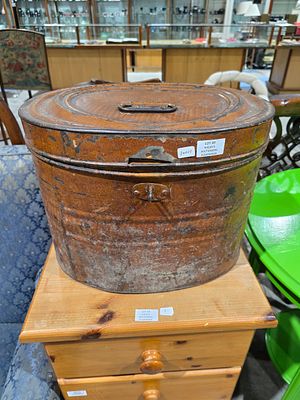1 X VICTORN COPPER TIN HAT BOX
