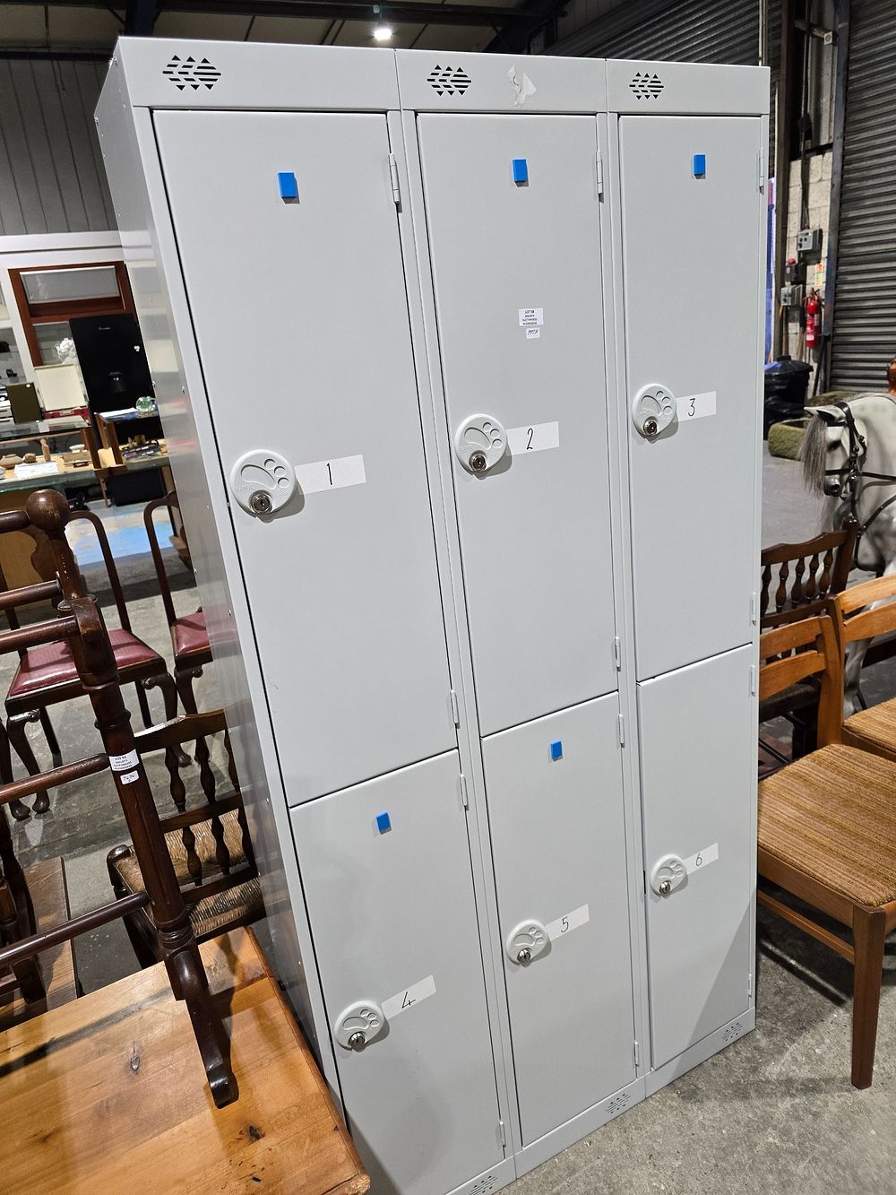 Lot 58: 1 X METAL 6 CUPBOARD LOCKER UNIT WITH...
