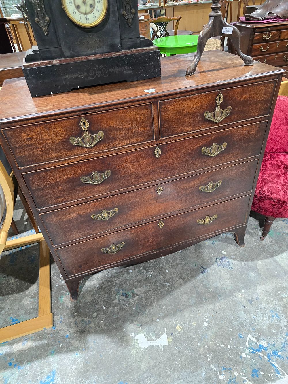 Lot 66: 1 X GEORGIAN MAHOGANY 2 OVER 3 CHEST...