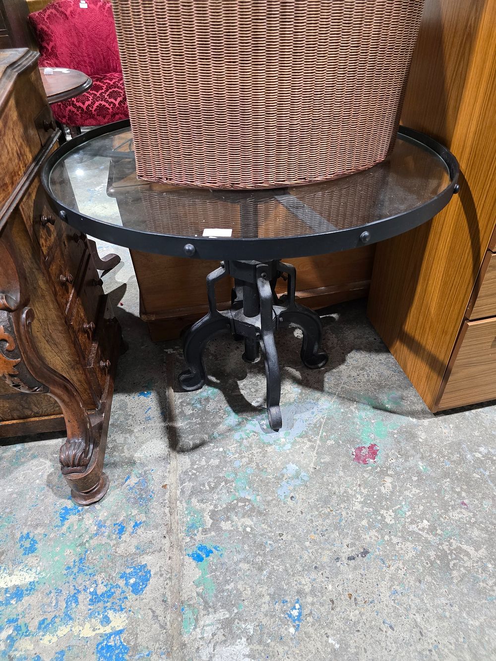 Lot 91: 1 X INDUSTRIAL BASE GLASS TOPPED COFFEE TABLE