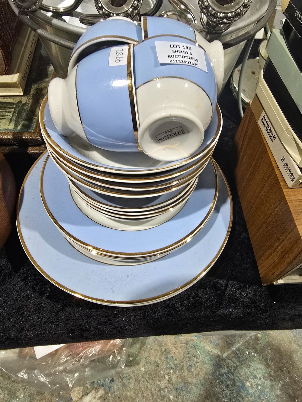 Lot 149: 20 PIECES OF ROYAL DOULTON DINNER AND TEA...