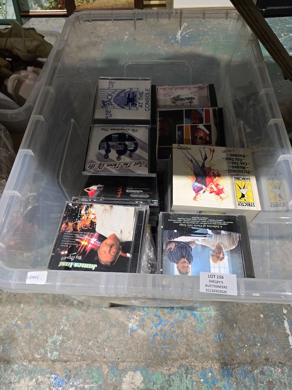 Lot 156: 1 X BOX CONTAINING LARGE AMOUNT OF VARIOUS...