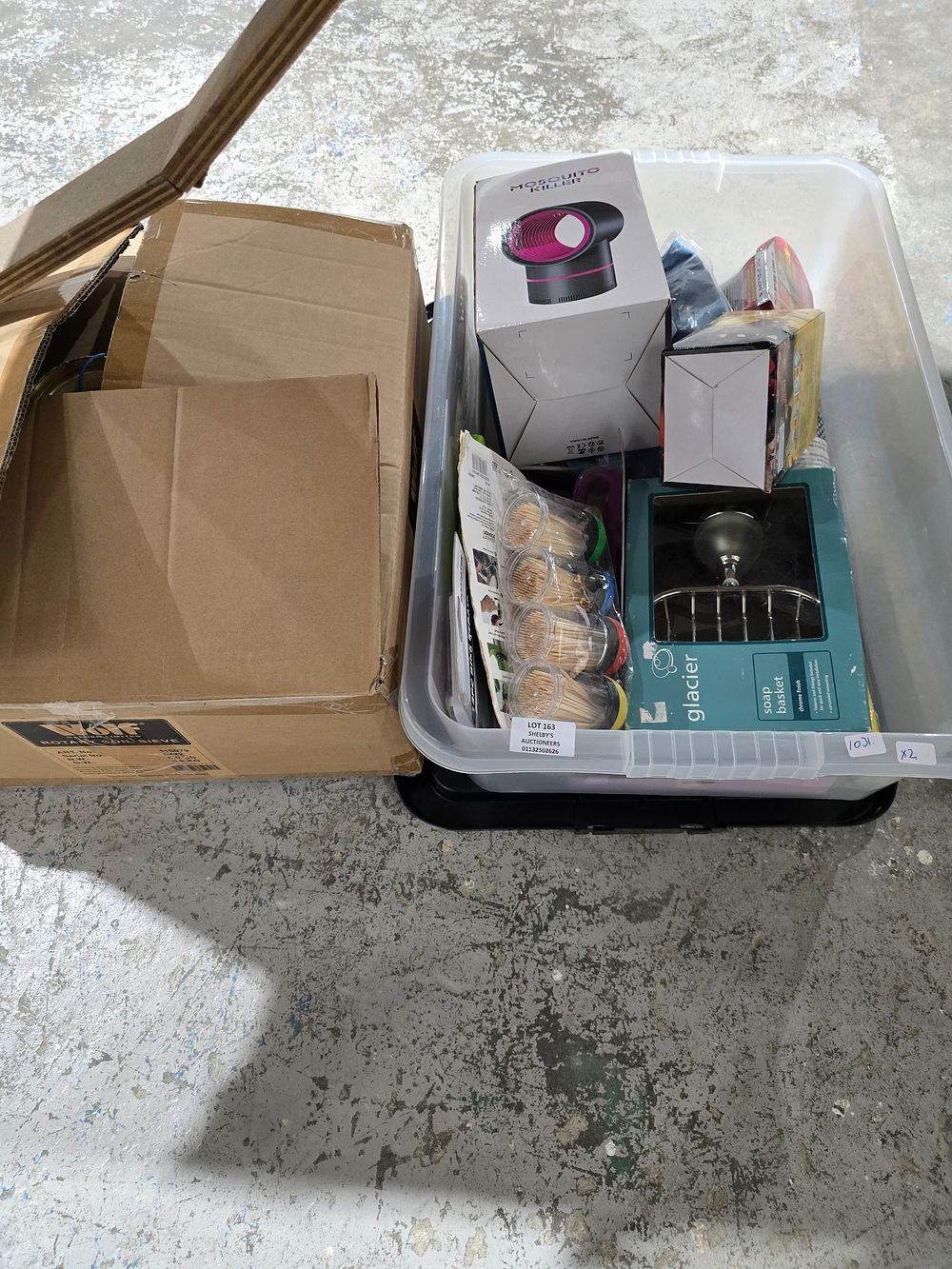 Lot 163: 1 X BOX CONTAINING MISCELLANEOUS NEW ITEMS WITH...