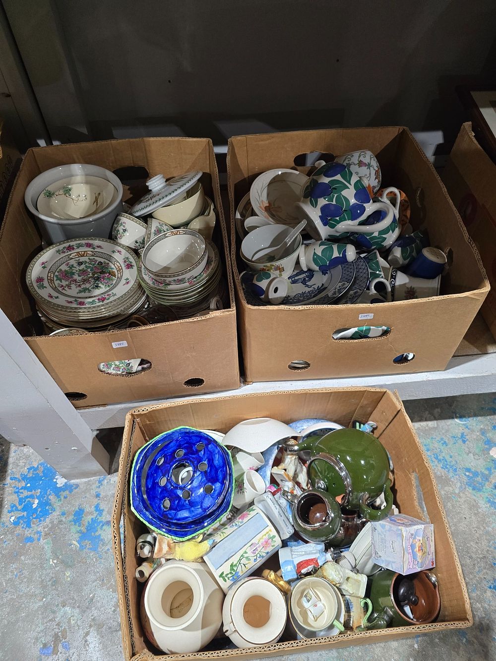 Lot 173: 3 X VARIOUS BOXES OF POTTERY WARE ITEMS...