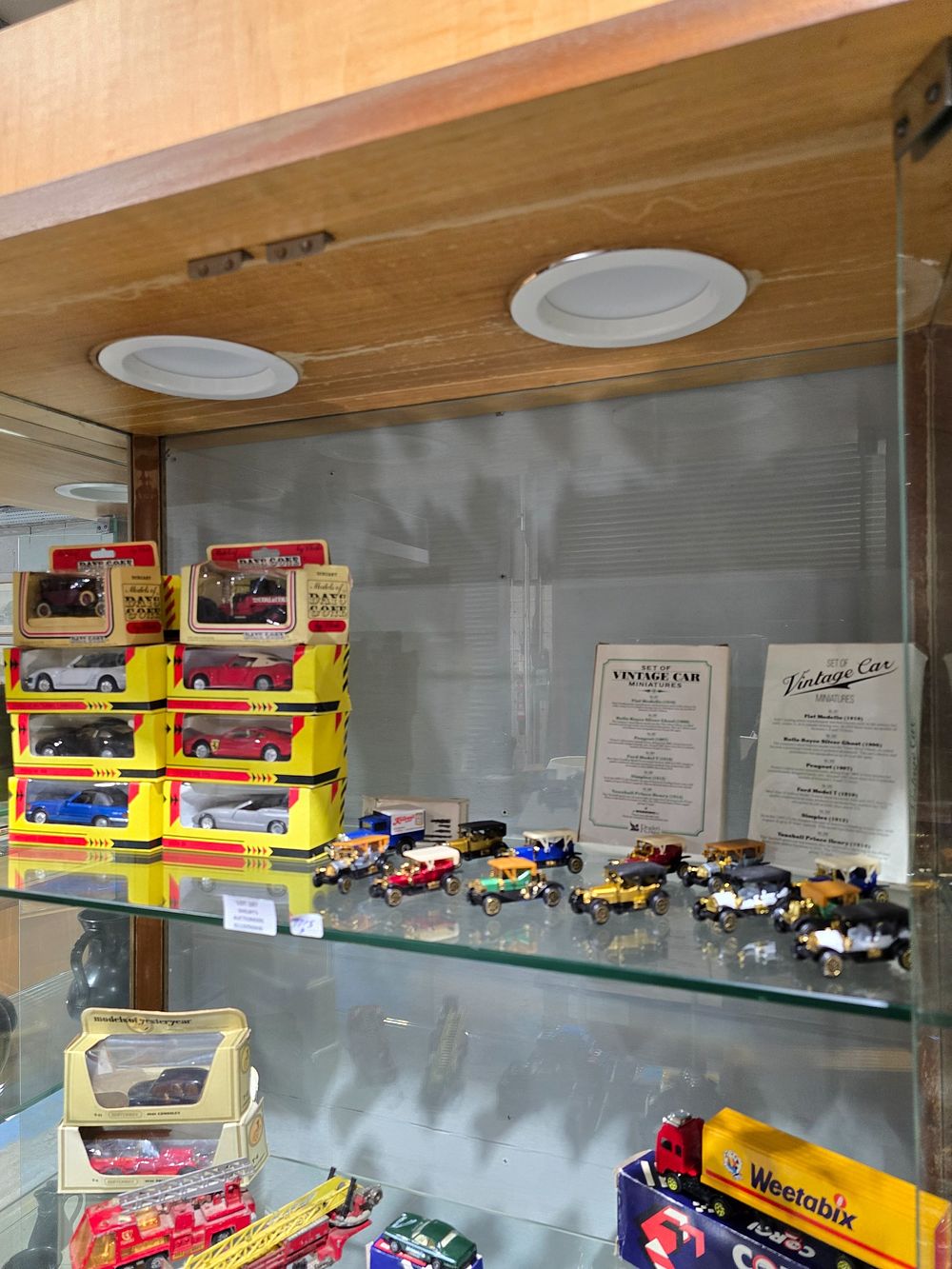Lot 187: SET OF VINTAGE READERS DIGEST MINITURE CARS WITH...