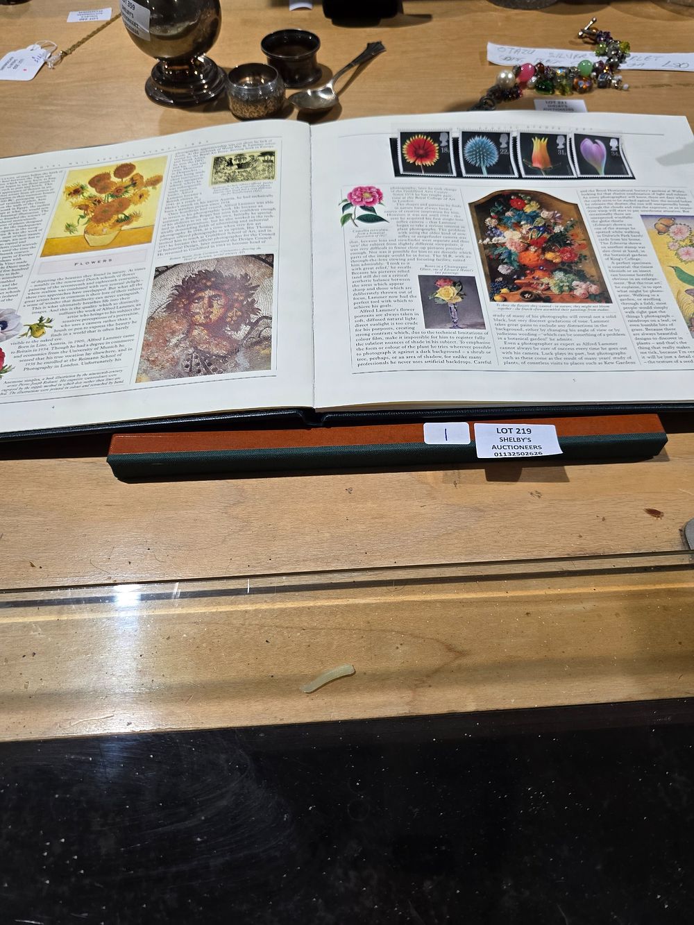 Lot 219: 1X 1987 ROYAL MAIL SPECIAL STAMPS ALBUM BOOK