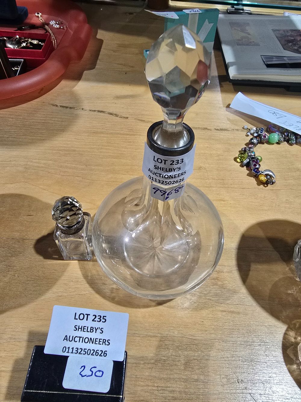 Lot 233: 1 X SMALL SILVER TOPPED PERFUME BOTTLE WITH...