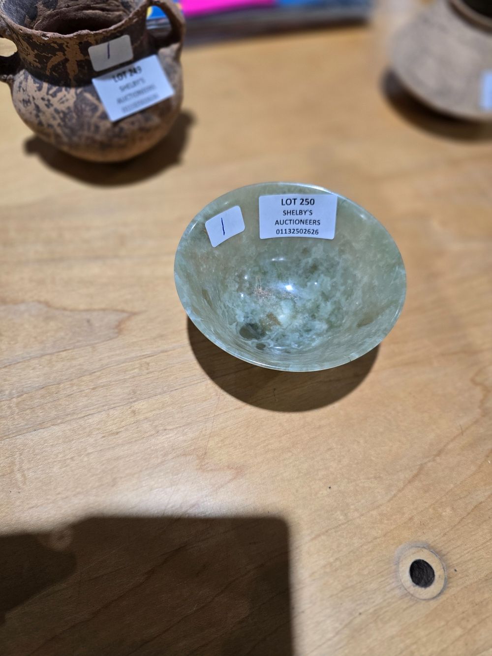 Lot 250: 1 X JADE CARVED CHINESE TRANSLUCENT BOWL