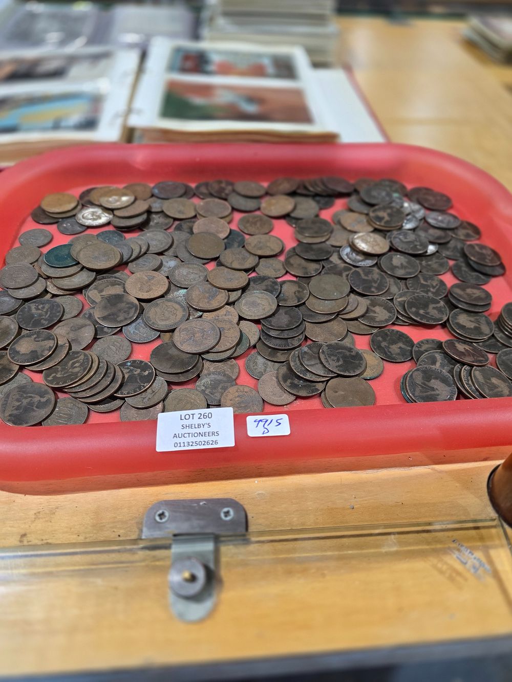 Lot 260: 1 X TRAY CONTAING LARGE AMOOUNT OF VICTORIAN...