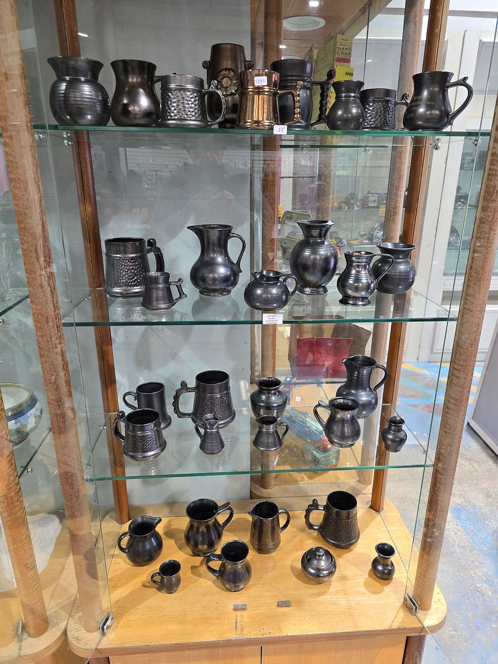 Lot 261: 33 X VARIOS PIECES OF PRINKNASH POTTERY WARE...