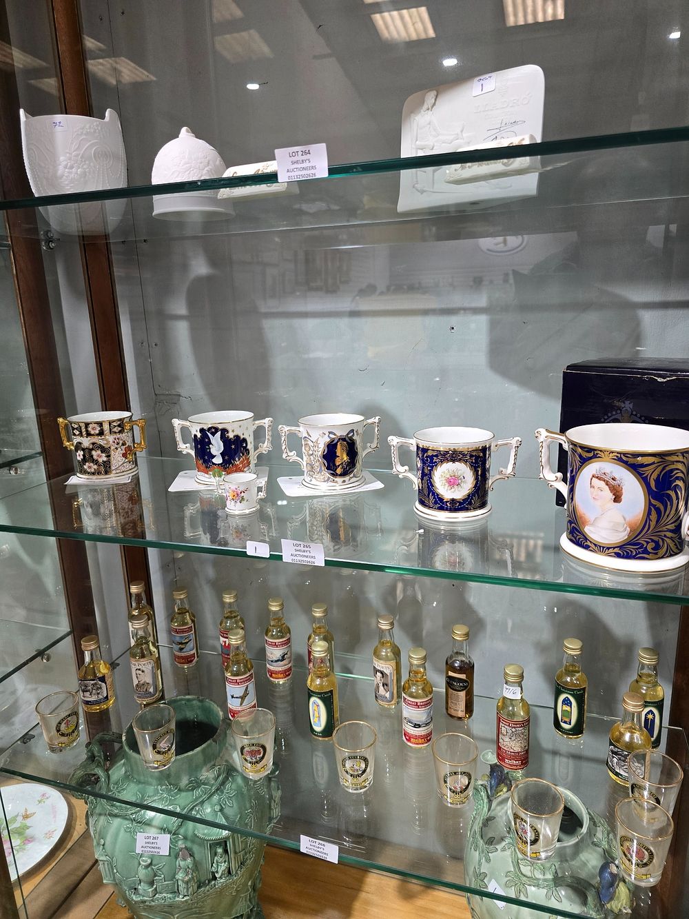 Lot 265: 6 X VARIOUS ROYAL CROWN DERBY PORCELAIN COLLECTORS...