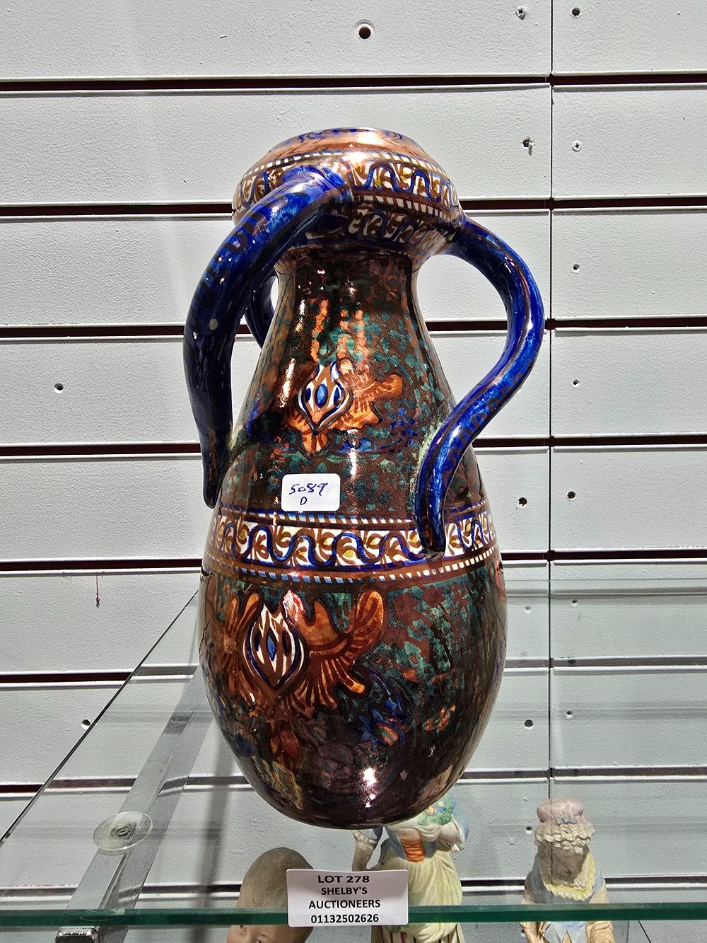 Lot 278: 1 X TRPPLE HANDLED POTTERY VASE