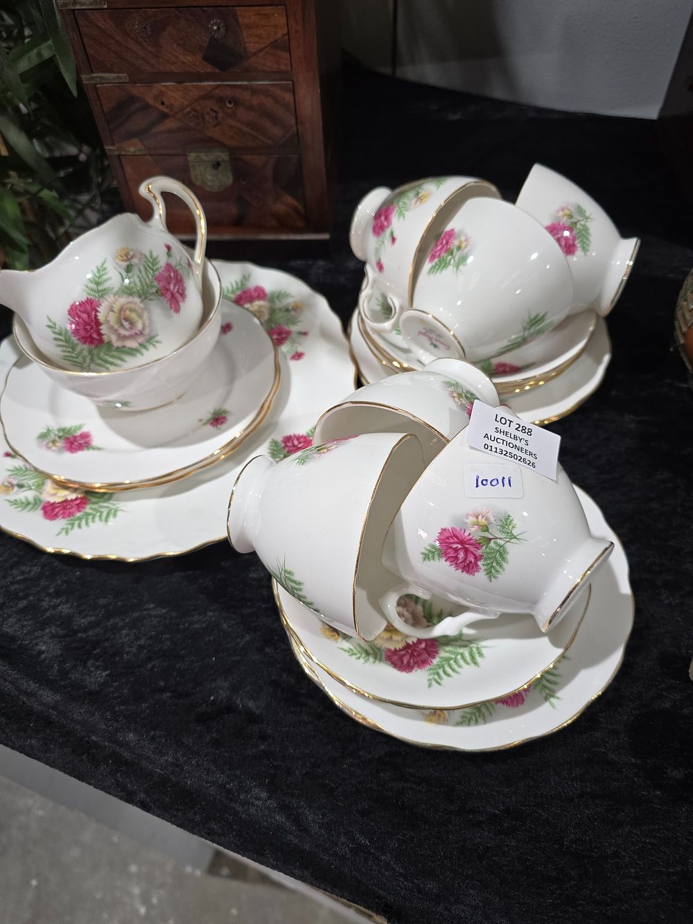 Lot 288: 21 PIECES OF CROWN DEVON COFEE SET ITEMS