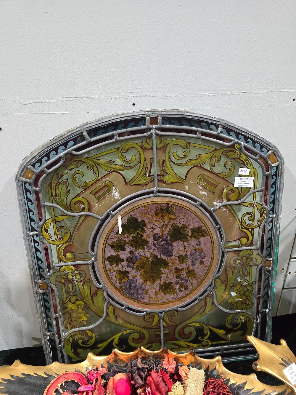 Lot 294: 1 X STAINED GLASS WINDOW PAYNE