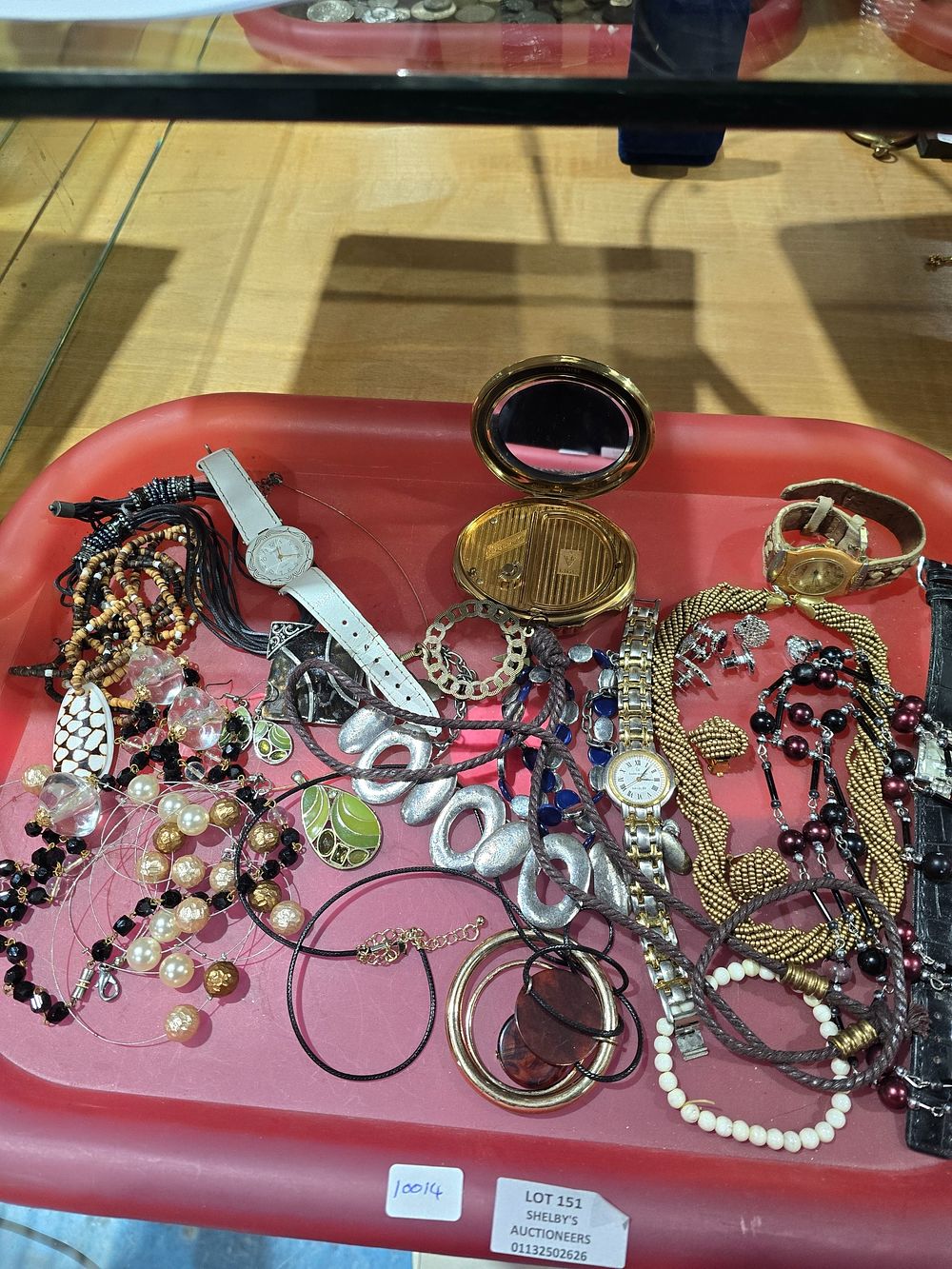 Lot 151: 1 X TRAY CONTAINING COSTUME JEWELLERY WARE WITH...