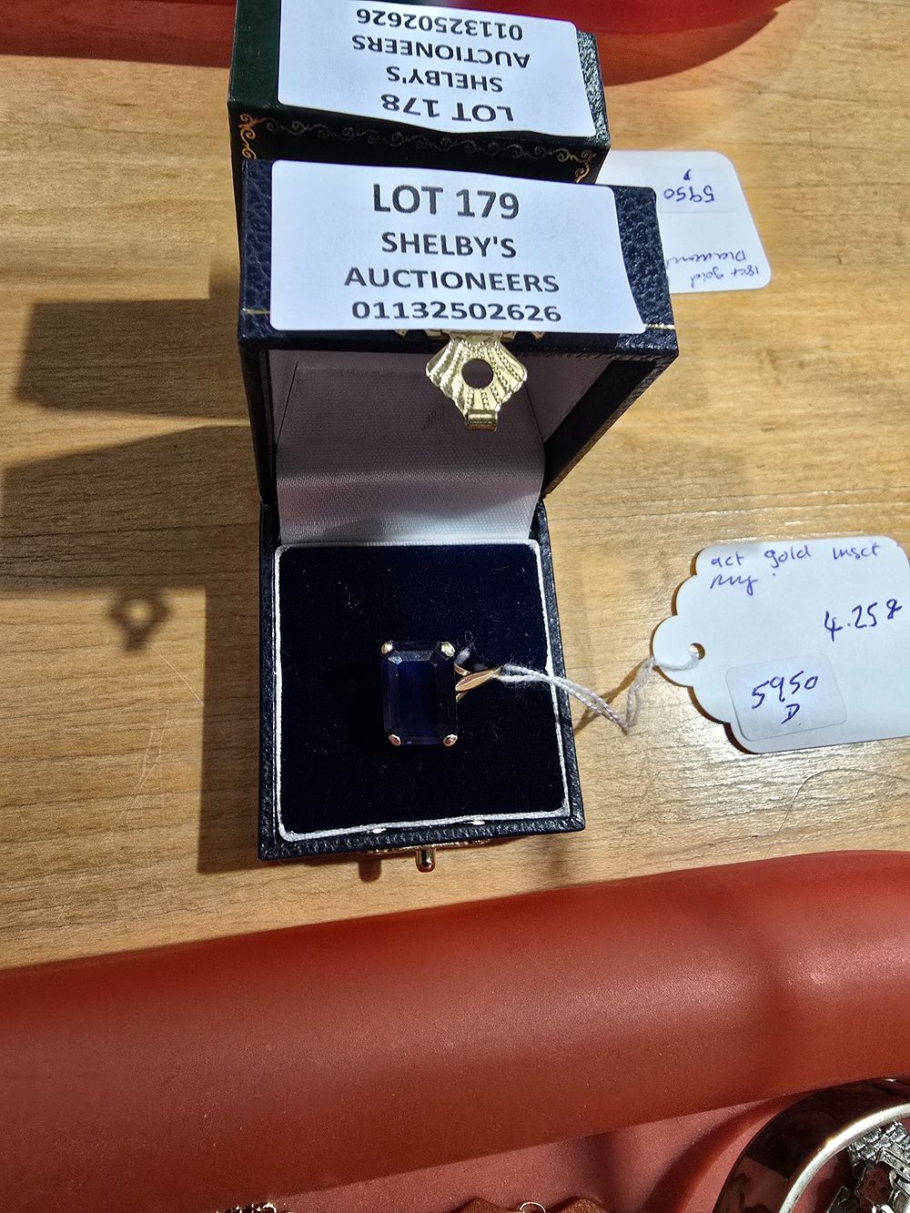 Lot 179: 1 X 9CT GOLD INSET LADIES RING 4.25...