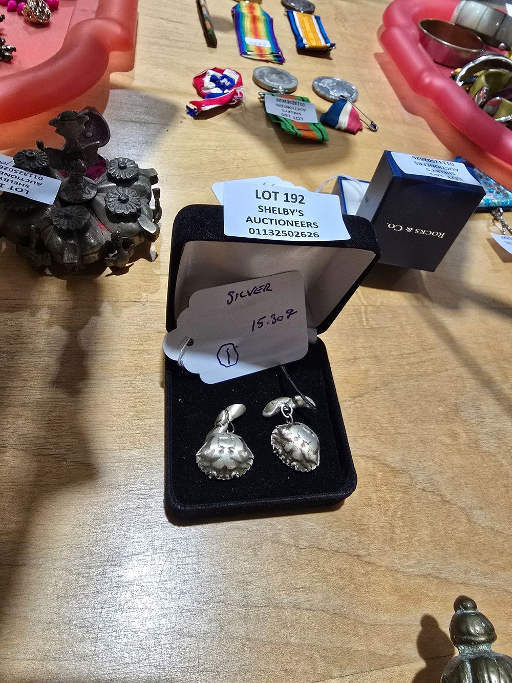 Lot 192: 1 X PAIR OF SILVER CRAB CUFF LINKS...