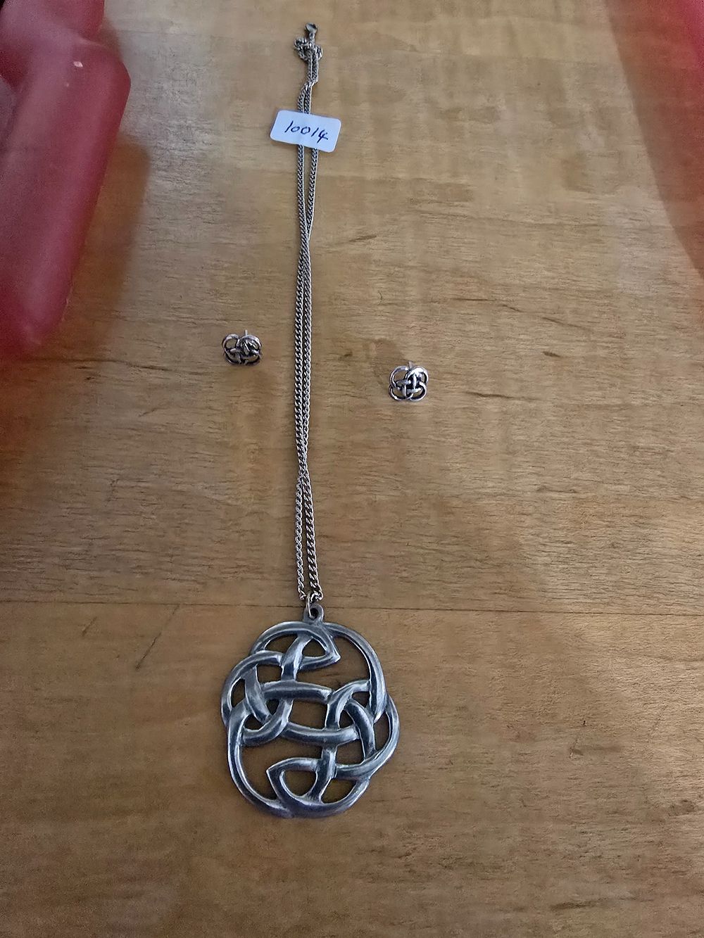 Lot 208A: 1 X CELTIC STYLE PENDANT WITH SILVER CETIC...