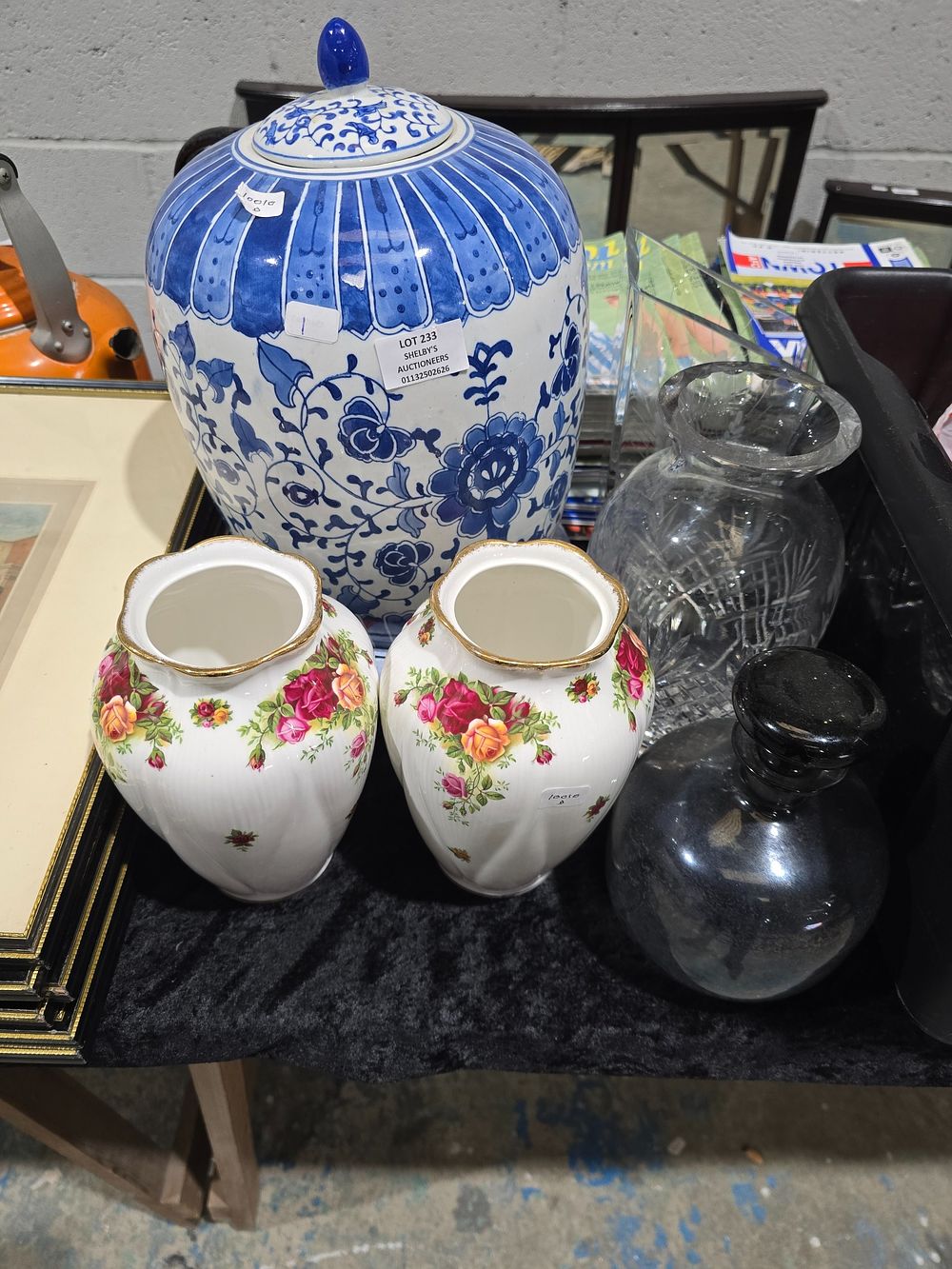 Lot 233: 2 X ROYAL ALBERT OLD COUNTRY ROSES 12...