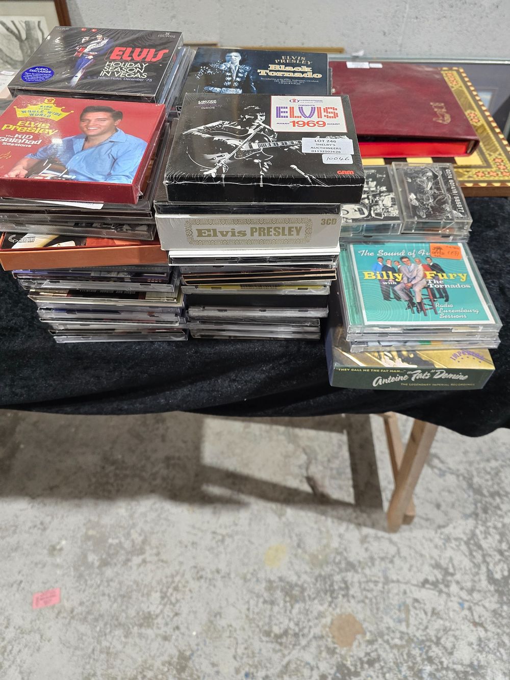 Lot 246: SELECTION OF VARIOUS ELVIS PRESLEY CDS
