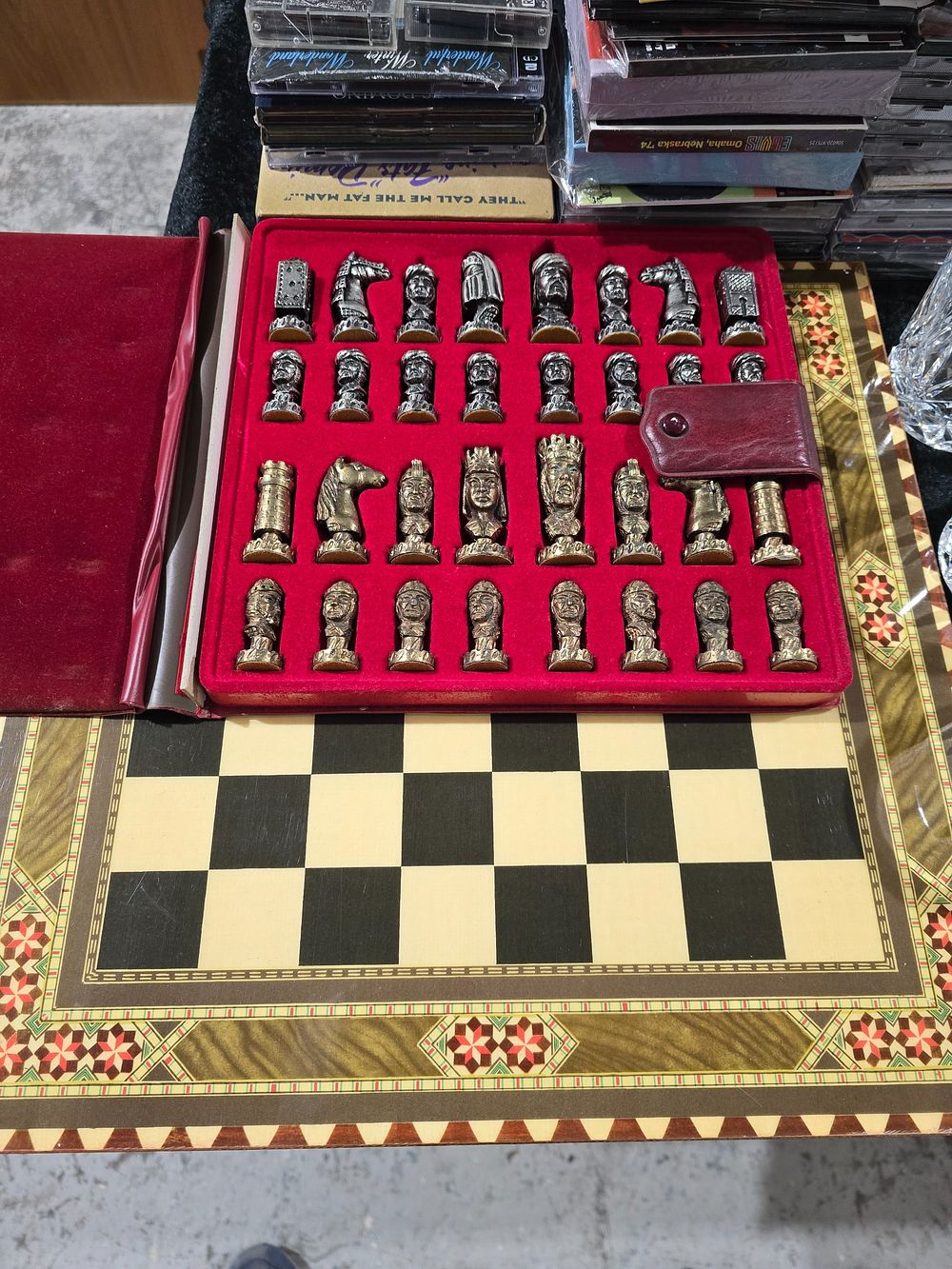 Lot 247: 1 X CHESS BOARD AND CHESS SET