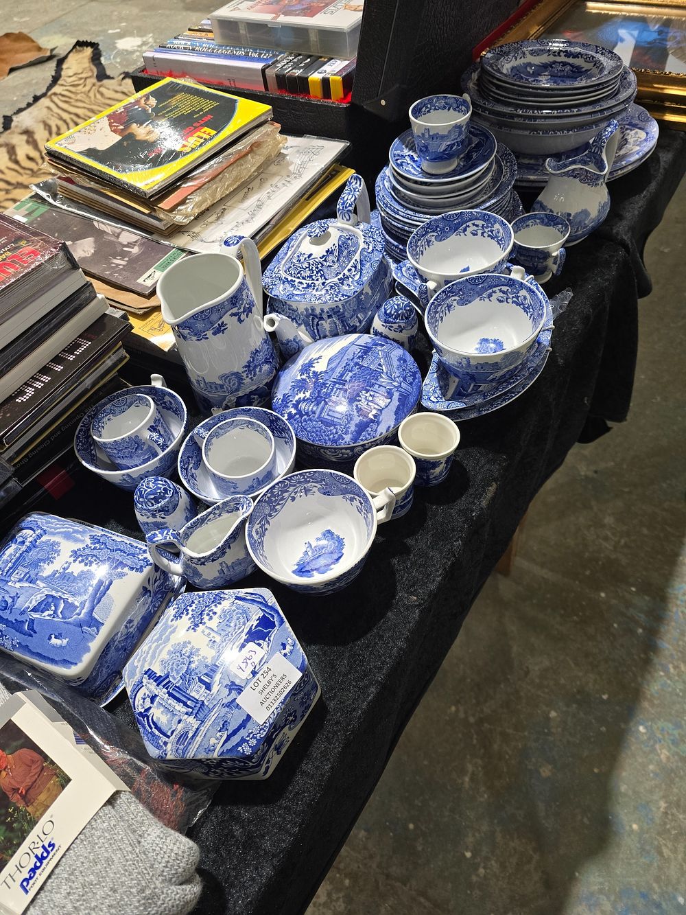 Lot 254: LARGE AMOUNT OF SPODE BLUE AND WHITE WARE...