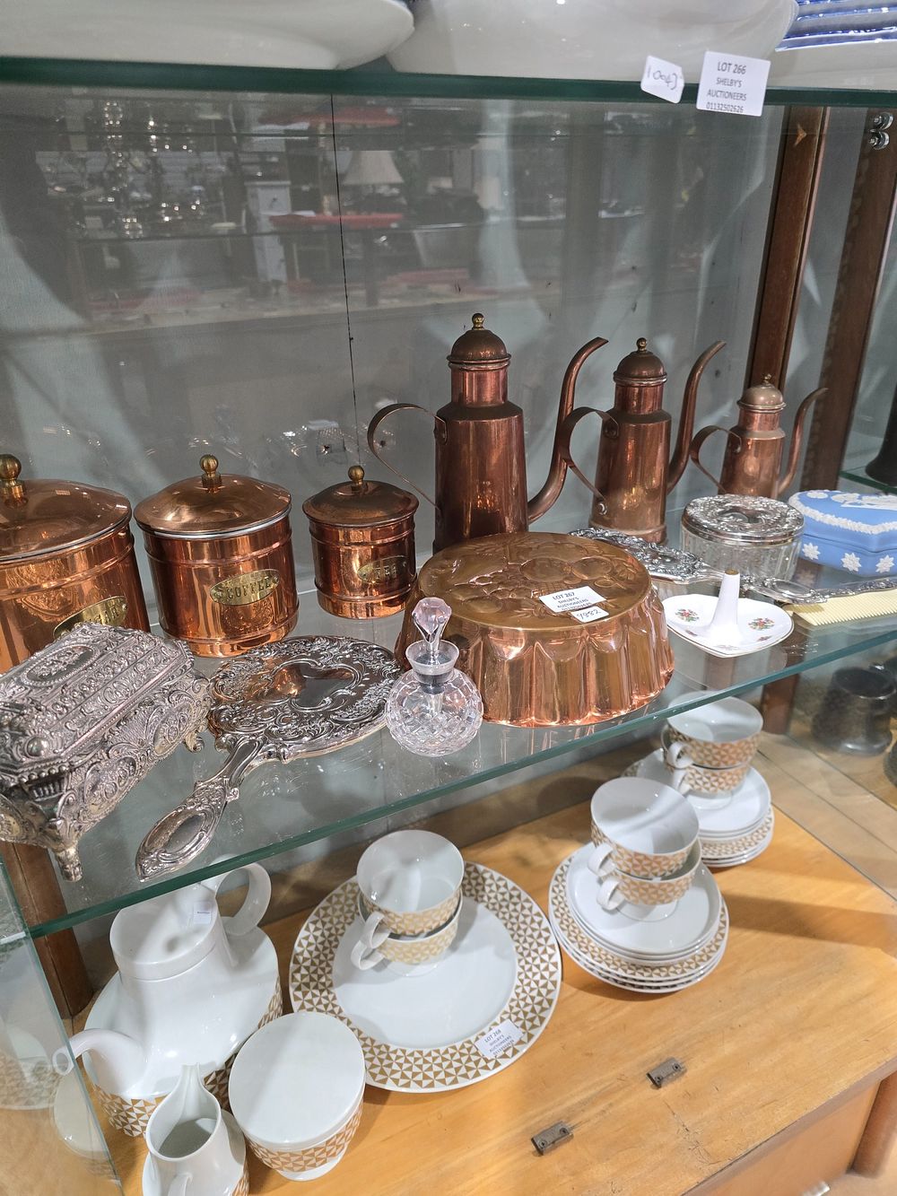 Lot 267: SELECTION OF COPPER AND BRASS WARE ITEMS WITH...