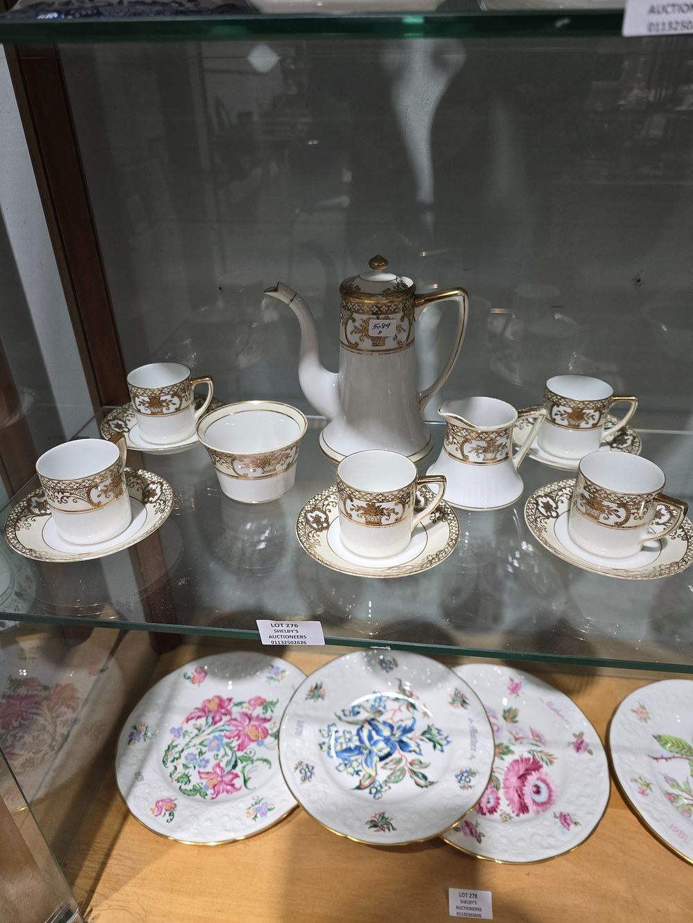 Lot 276: 1 X NORITAKE COFFEE SET GOLD PATTERN 13...