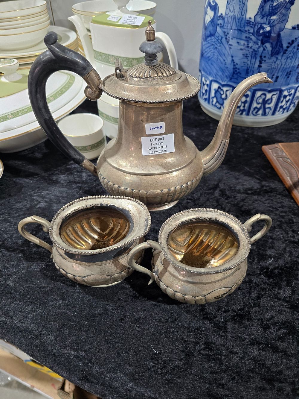 Lot 303: 1X 3 PIECE SILVER PLATED TEA SERVICE SET