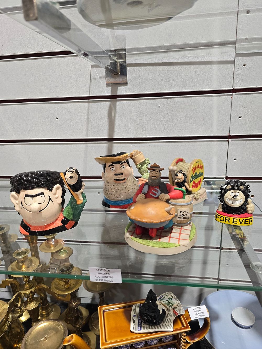 Lot 316: SELECTION OF DENNIS THE MENICE AND BEANO POTTERY...