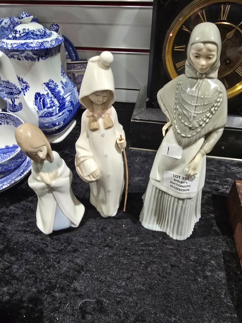 Lot 350: 3 X VARIOUS LLADRO FIGURINES