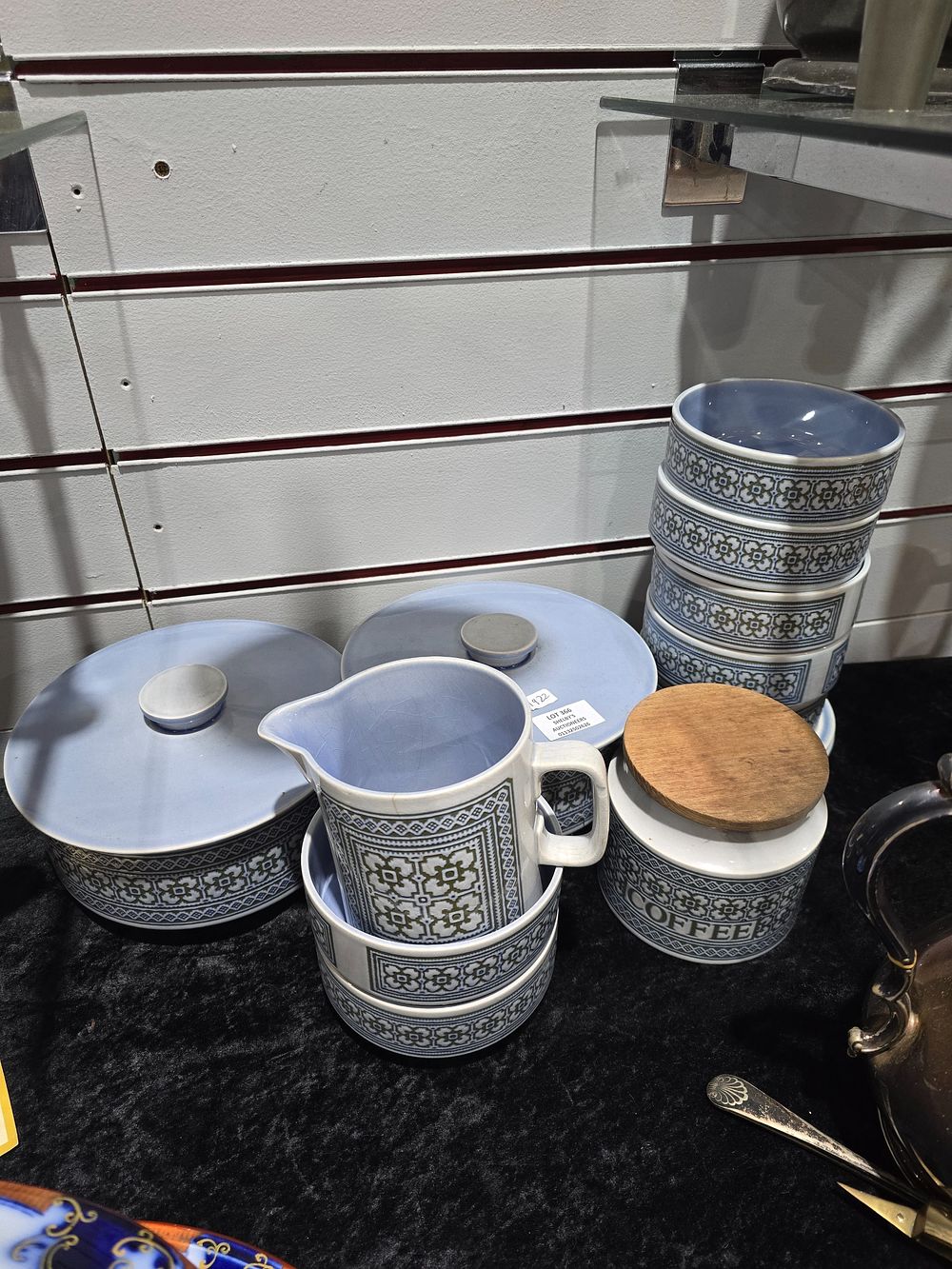 Lot 366: SELECTION OF HORNSEA POTTERY WARE ITEMS