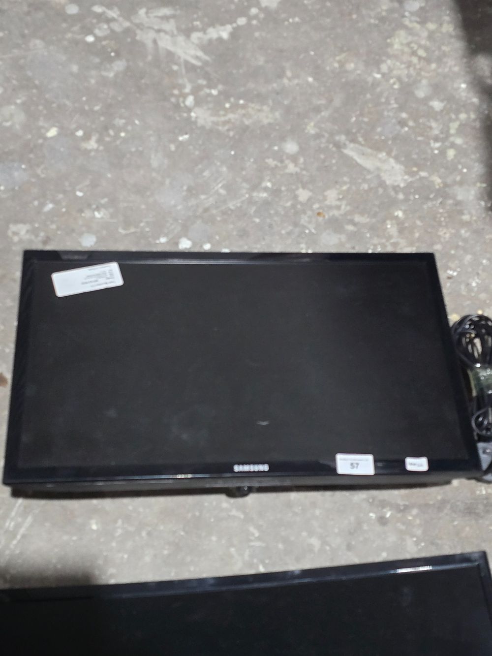 Lot 57: 1 X SAMSUNG GAMING MONITOR WITH WALL BRACKET...