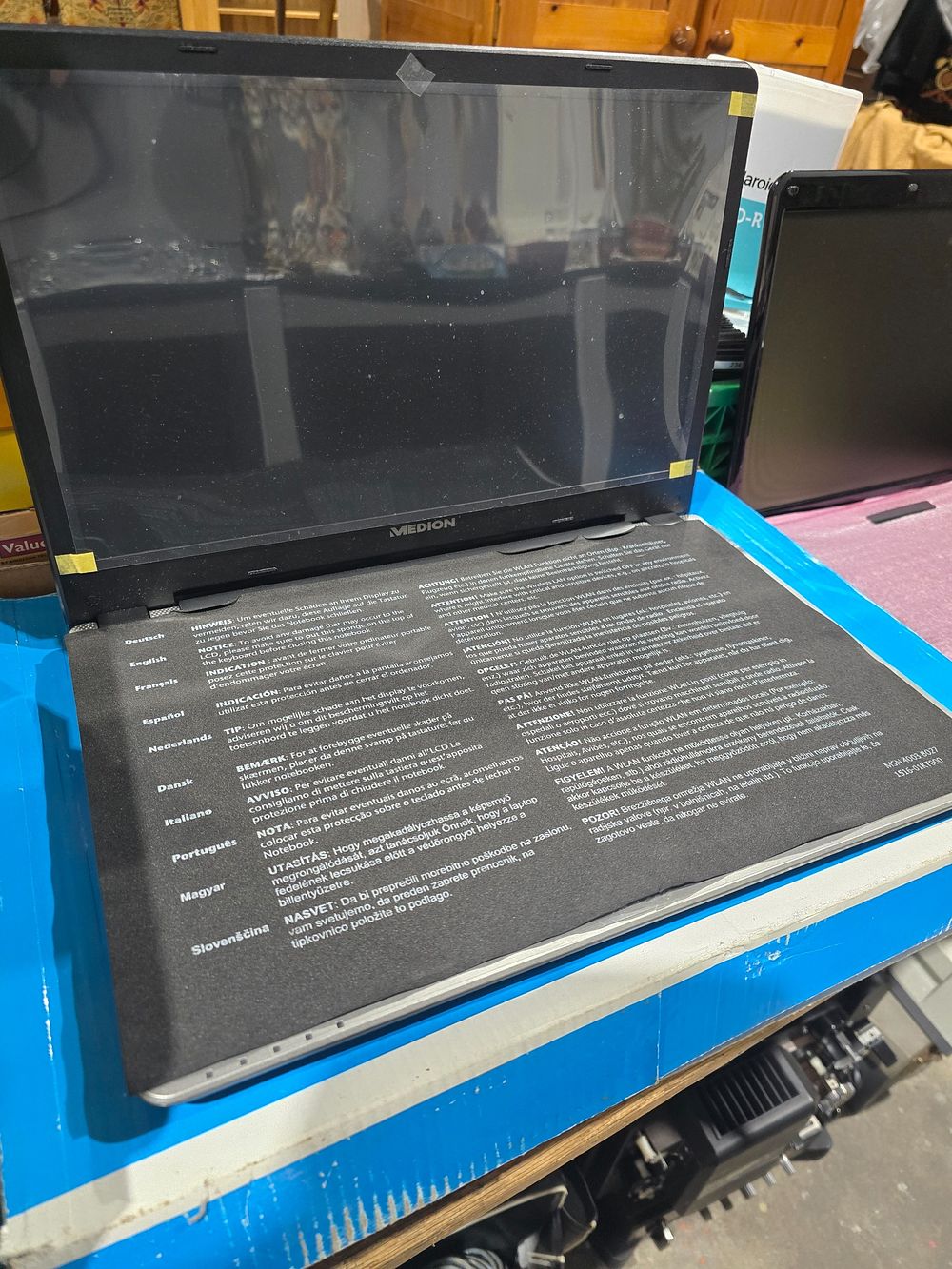 Lot 148: 1X MEDION VINTAGE WINDOWS LAPTOP SPARES OR REPAIRS...