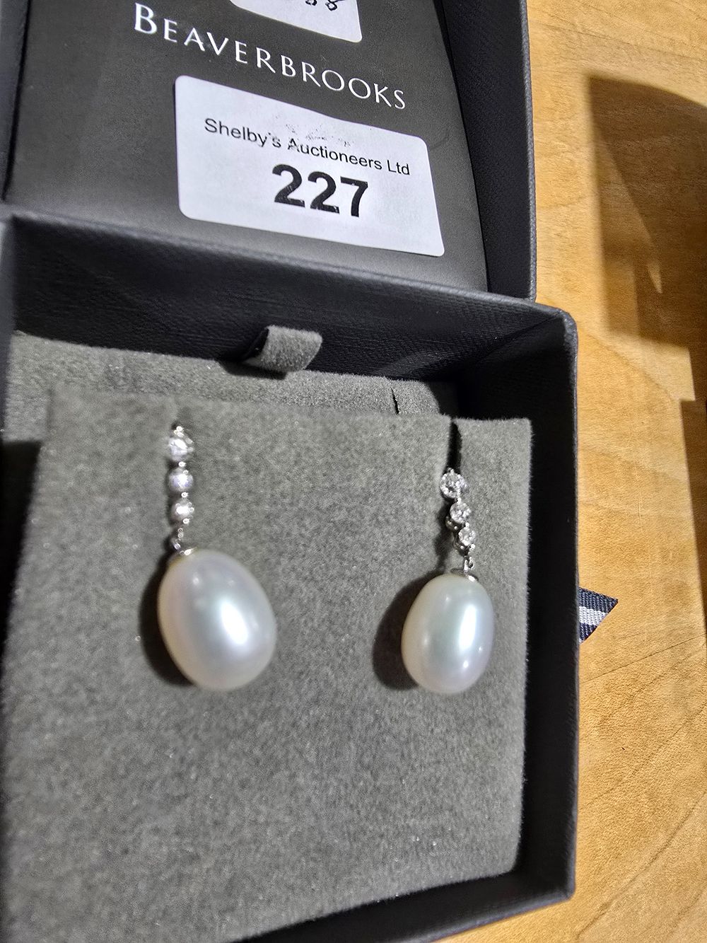 Lot 227: 1 X PAIR OF 18CT GOLD LARGE PEARL...