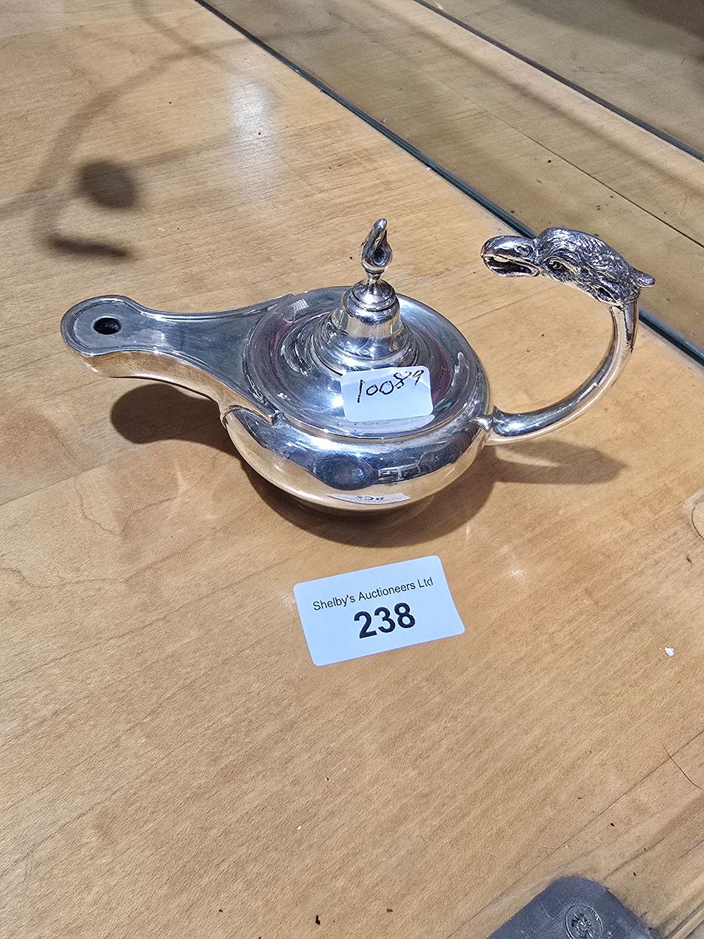 Lot 238: 1 X SILVER ENGLISH HALLMARK TABLE CIGAR LIGHTER...