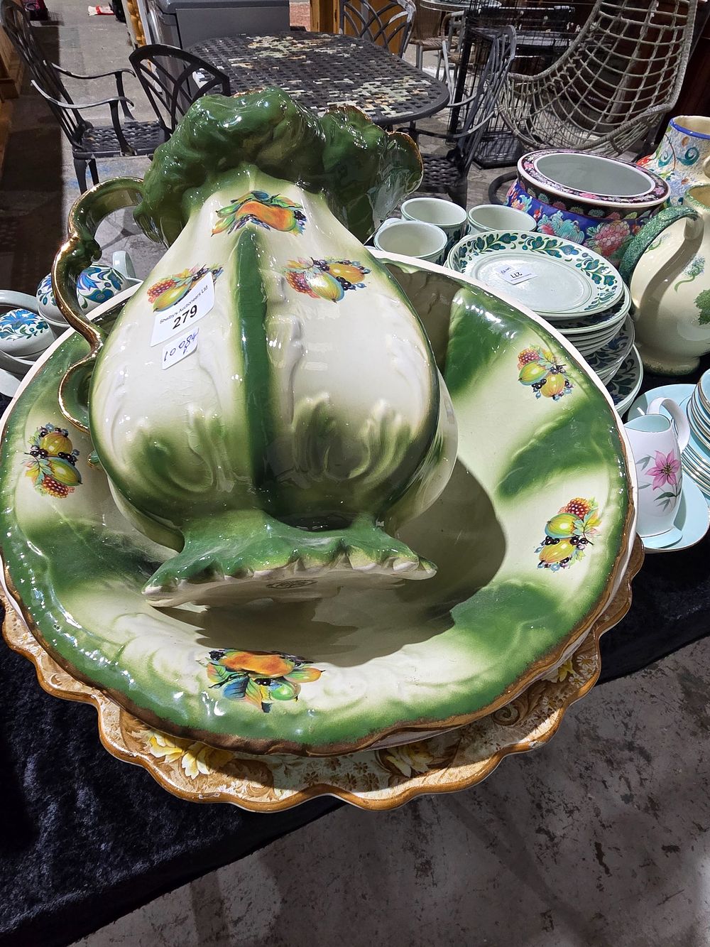 Lot 279: 1 X LARGE STAFORDSHIRE POTTERY JUG AND BOWL...