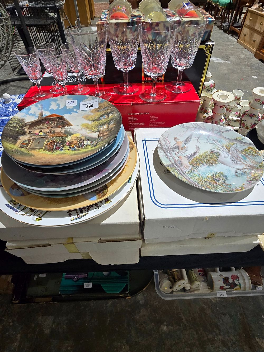 Lot 290: SELECTION OF COLLECTORS PLATES BOXED