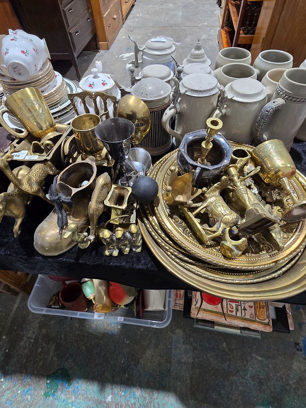 Lot 298: SELECTION OF GLASS WARE ITEMS WITH BRASS MONKEYS...