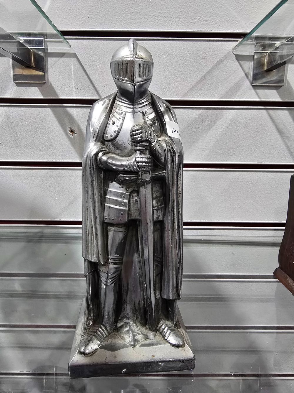 Lot 337: 1 X KNIGHT SPELTER METAL TABLE LIGHTER