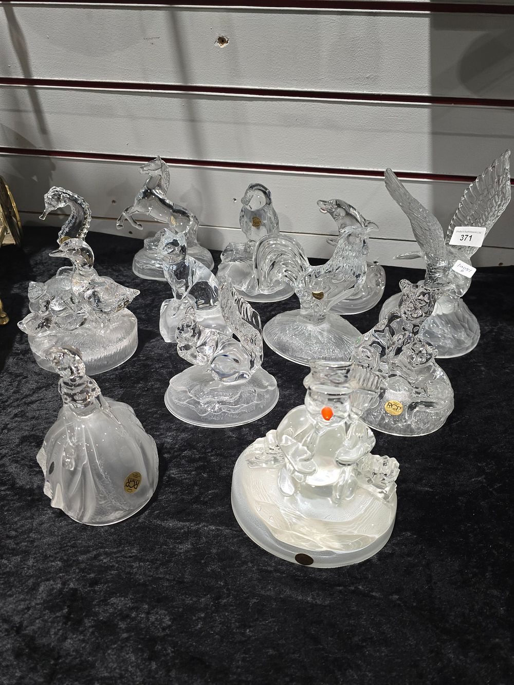 Lot 371: SELECTION OF CRYSTAL ANIMAL FIGURINES INCLUDING RCR CRYSTAL...