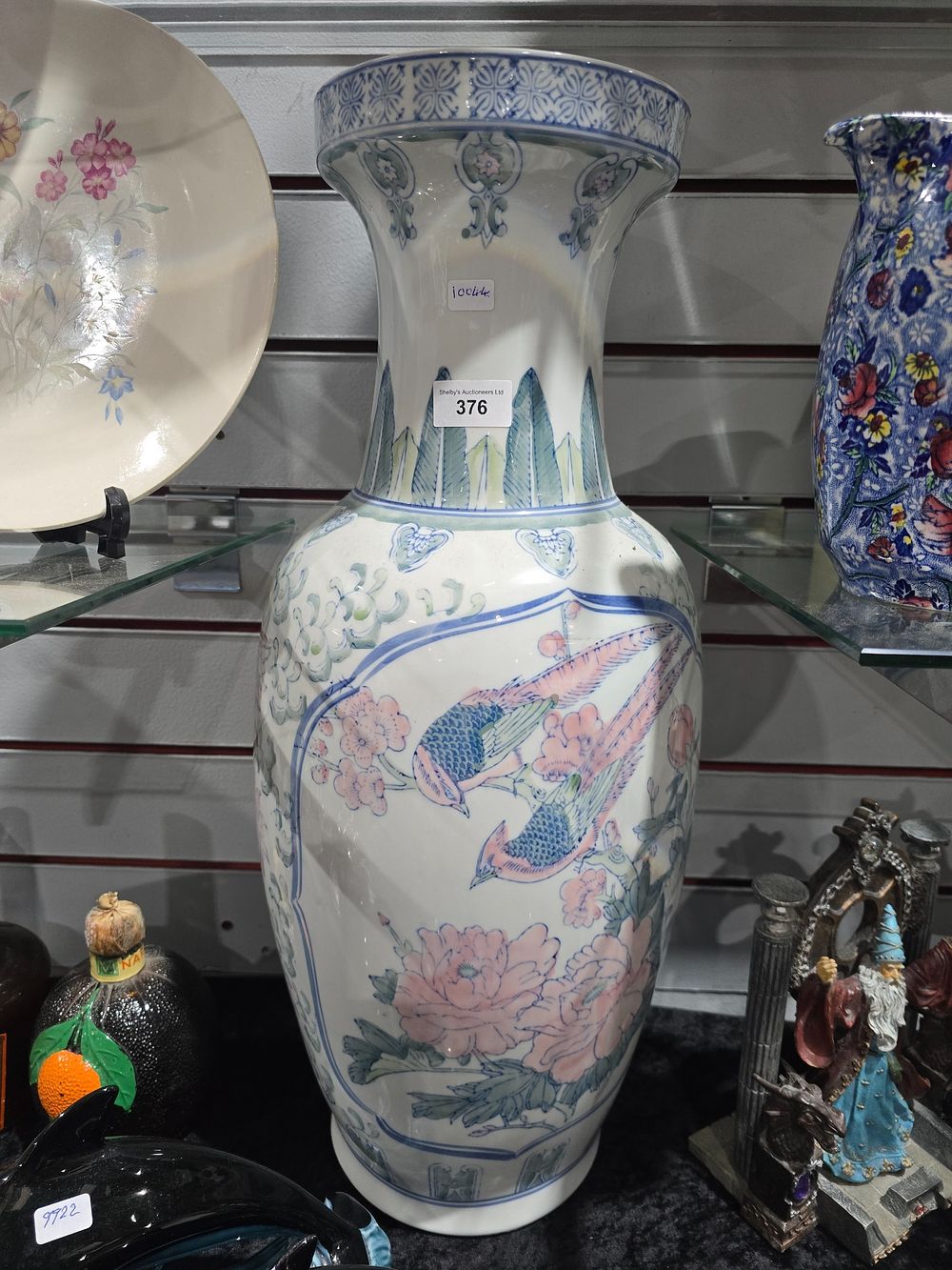 Lot 376: 1 X VERY LARGE ORIENTAL VASE
