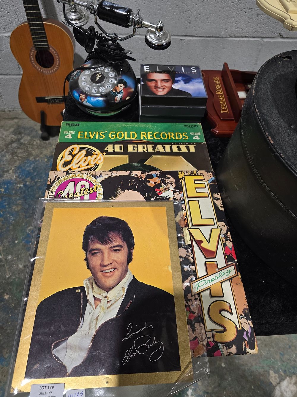 Lot 179: 3 X ELVIS RECORDS WITH ELVIS PICTURE ANDELVIS...
