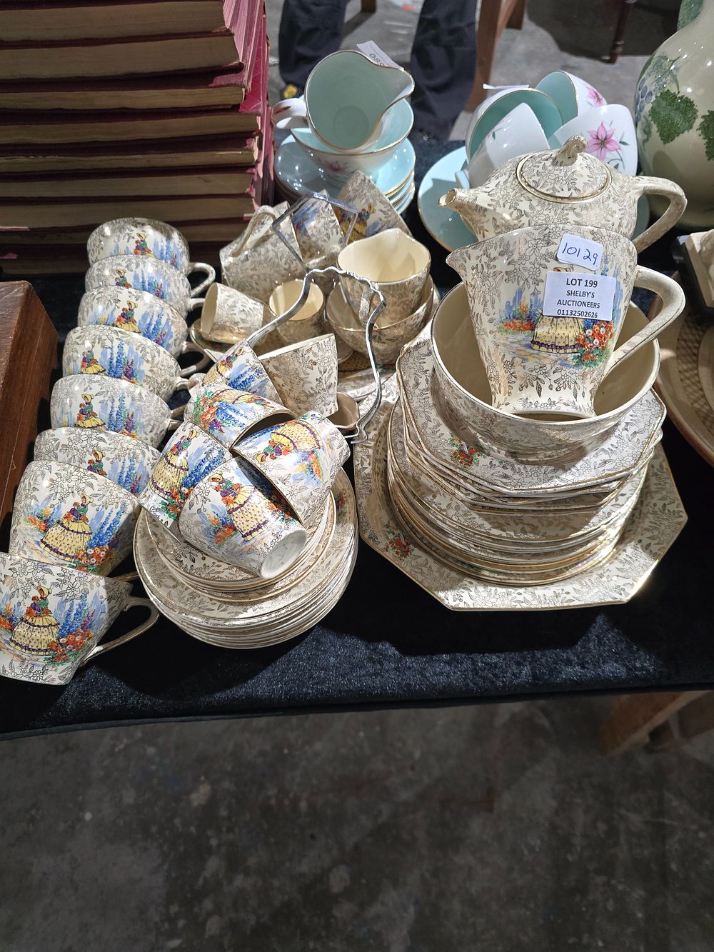 Lot 199: LARGE AMOUNT OF EMPIRE CRYNOLYN LADY POTTERY WARE...