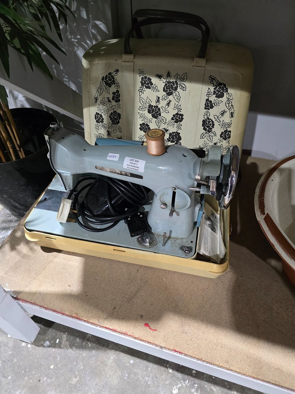 Lot 224: 1 X VINTAGE JONES SEWING MACHINE