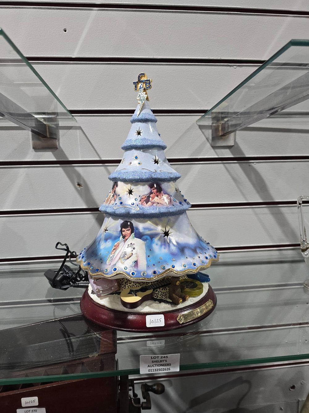 Lot 245: 1 X BRADFORD EXCHANGE ELVIS PRESLEY BLUE CHRISTMAS...