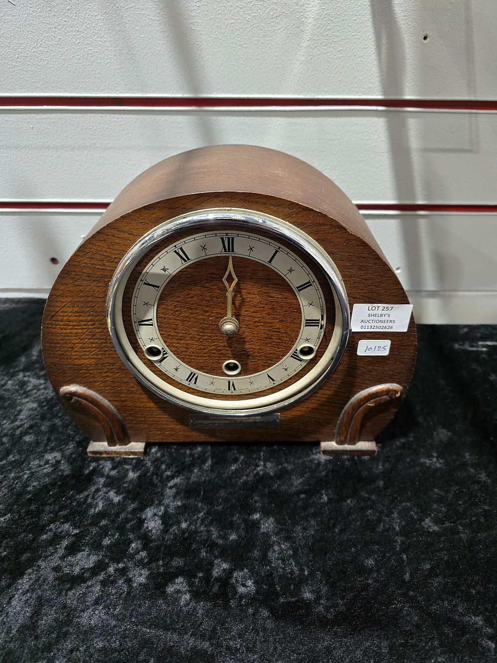 Lot 257: 1 X VINTAGE MANTLE CLOCK